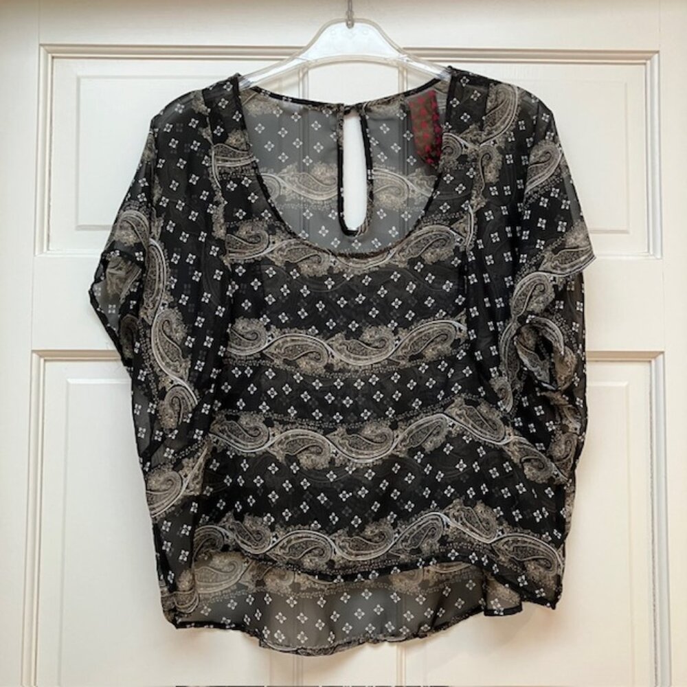 WallpapHer sheer black gold and white paisley short sleeve top S
